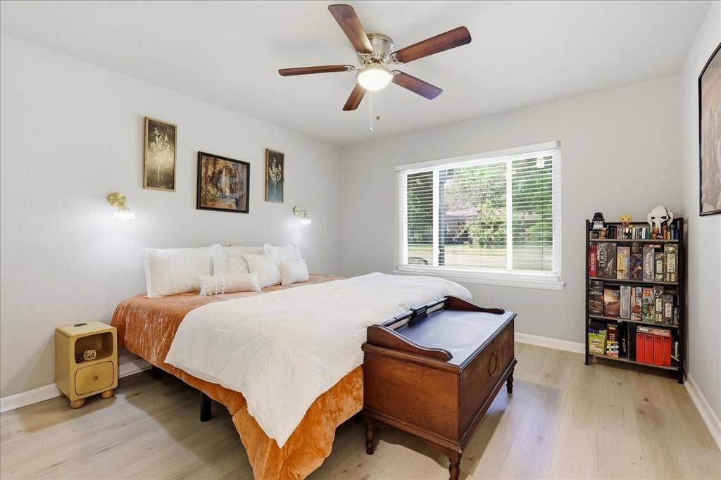 3533 Granada Drive, Richland Hills, TX 76118 large secondary bedroom