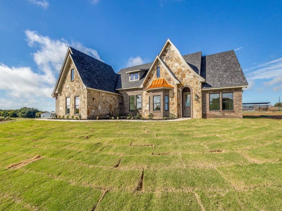 Property photo for 300 County Road 3141, Decatur, TX