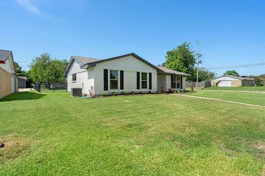 Property photo for 1700 Jasmine Lane, Plano, TX
