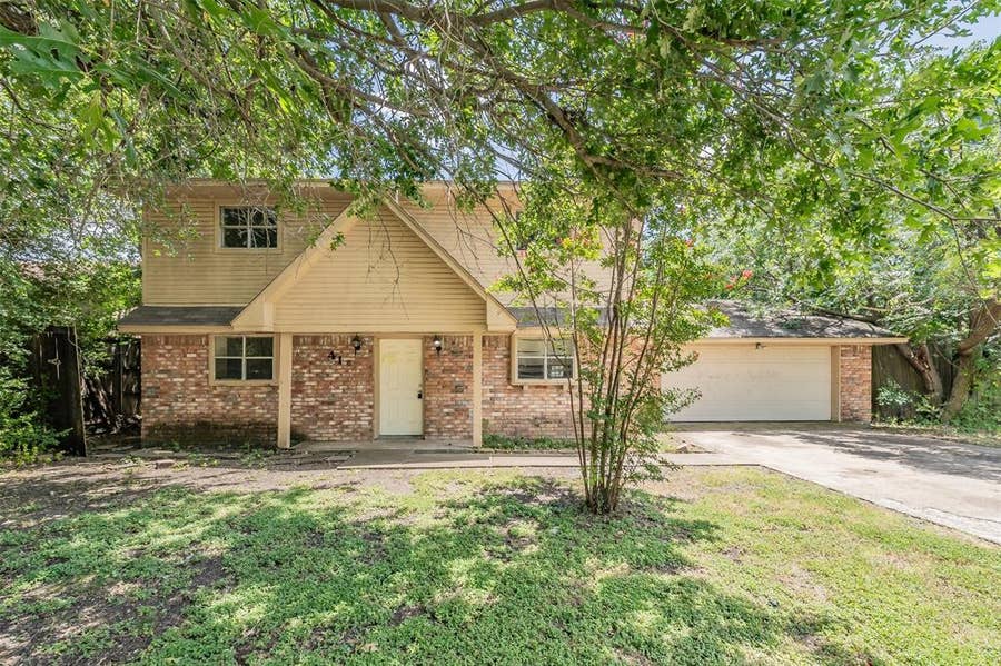 Property photo for 418 Longworth Boulevard, Duncanville, TX