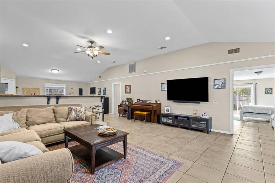 Property photo for 5117 Curzon Avenue, Fort Worth, TX
