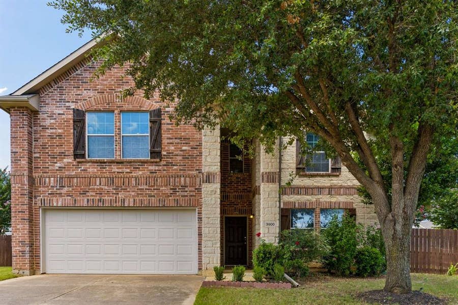 Property photo for 3800 Windy Point Drive, Denton, TX