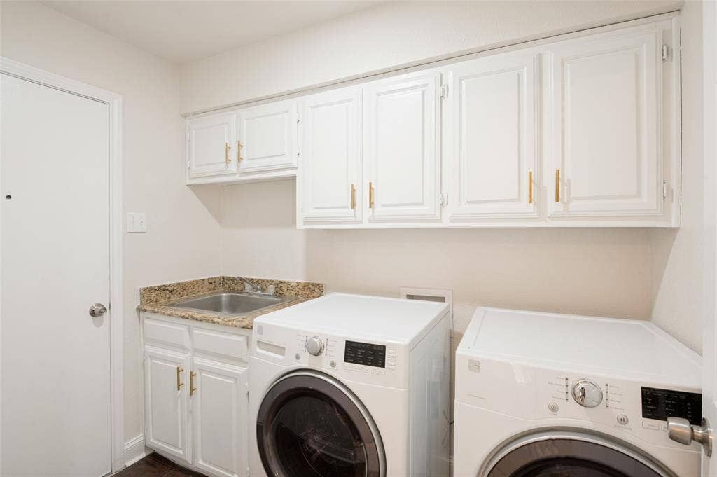 2101 Lyon Court, Plano, TX 75093 2101 Lyon Court, Plano, TX 75093