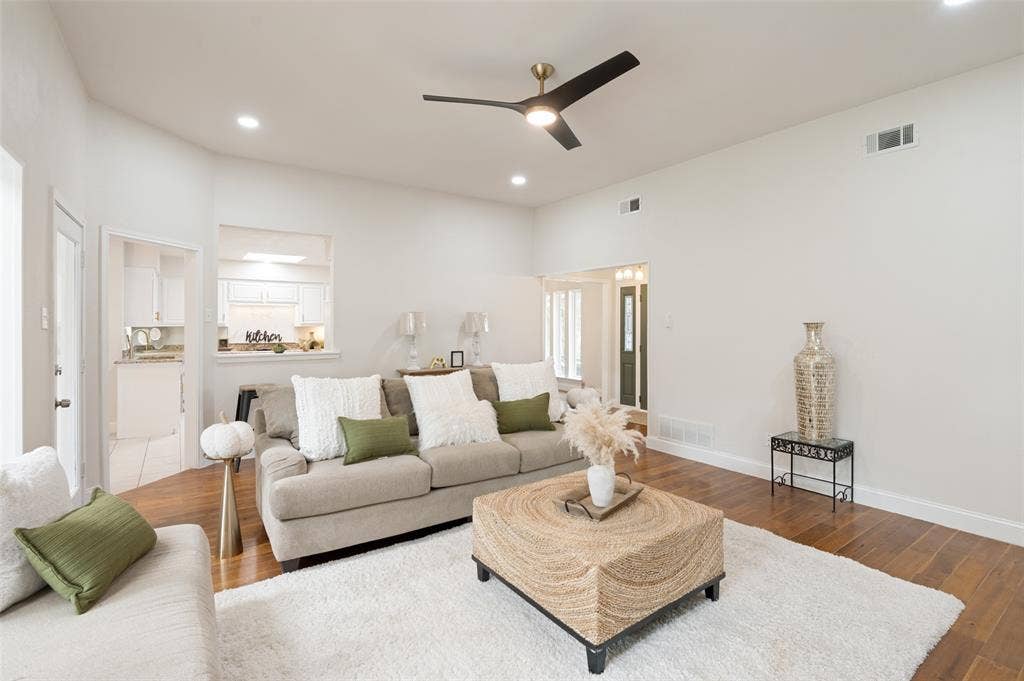 2101 Lyon Court, Plano, TX 75093 2101 Lyon Court, Plano, TX 75093