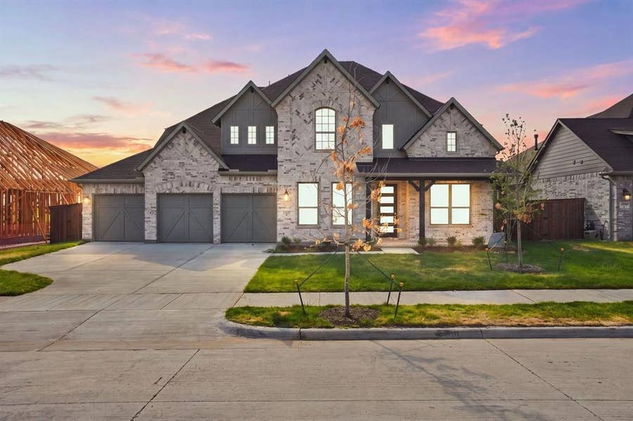 Property photo for 2905 Connerton Drive, Mansfield, TX