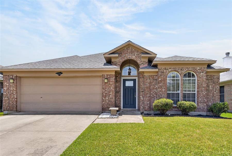 Property photo for 1025 Highland Station Drive, Saginaw, TX