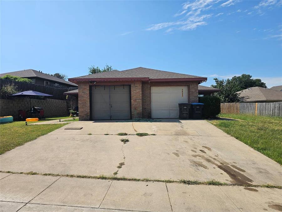 Property photo for 2825 Ridgecrest Drive, Fort Worth, TX