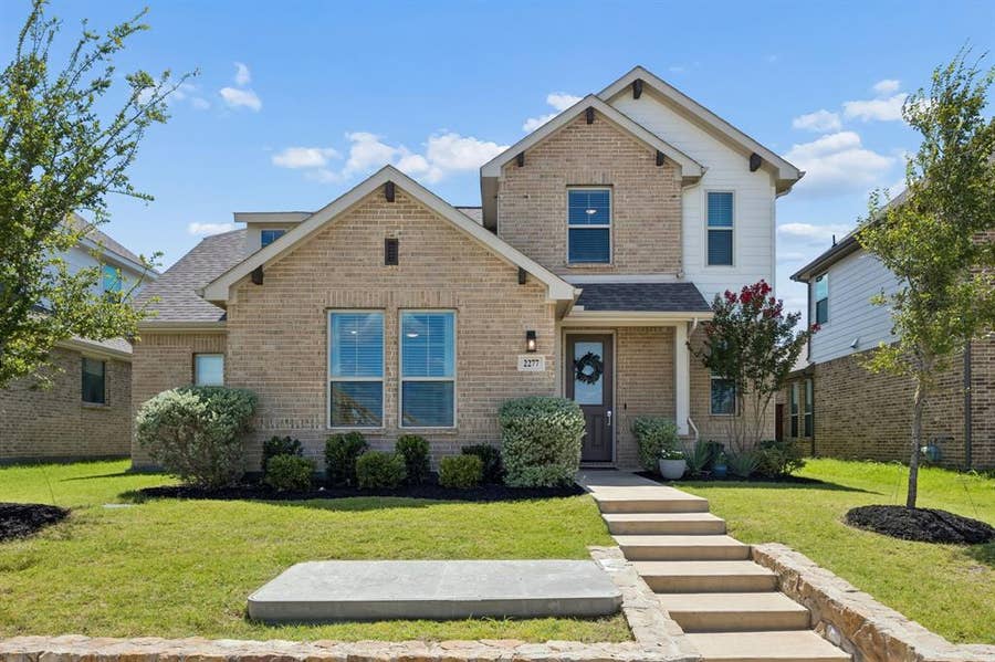 Property photo for 2277 Glacier Drive, Waxahachie, TX
