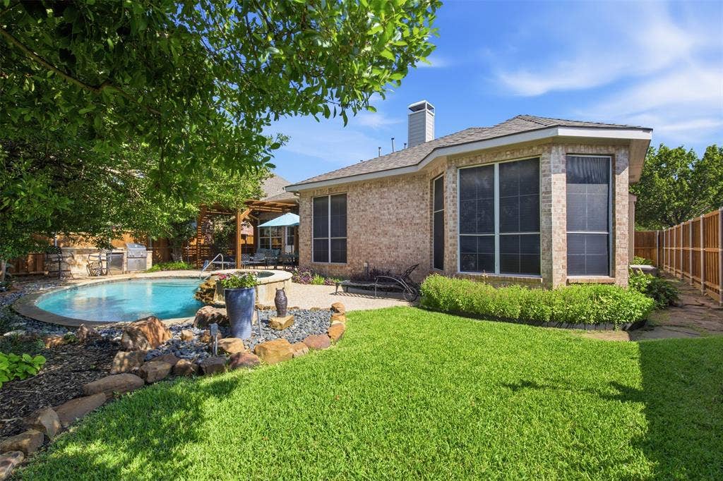 1305 Neches Drive, Allen, TX 75013 1305 Neches Drive, Allen, TX 75013