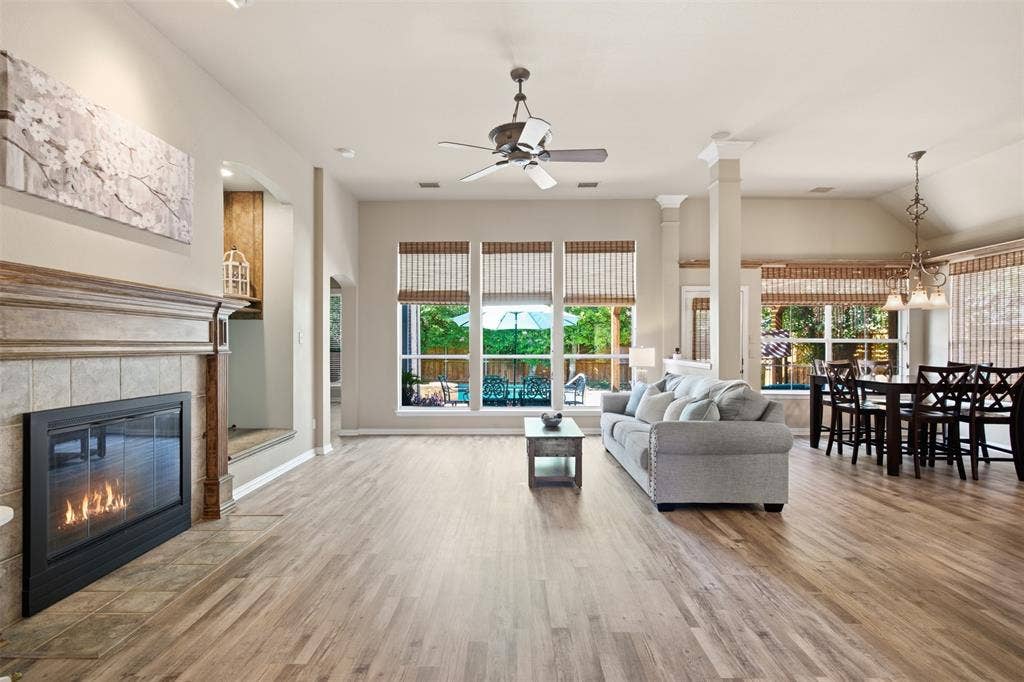 1305 Neches Drive, Allen, TX 75013 1305 Neches Drive, Allen, TX 75013