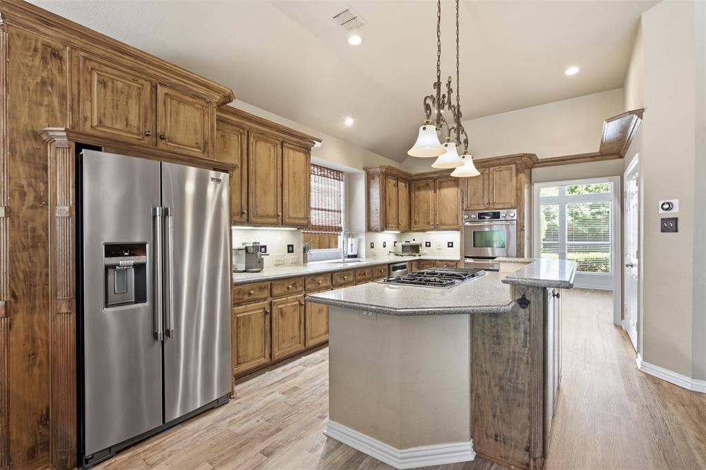 1305 Neches Drive, Allen, TX 75013 1305 Neches Drive, Allen, TX 75013