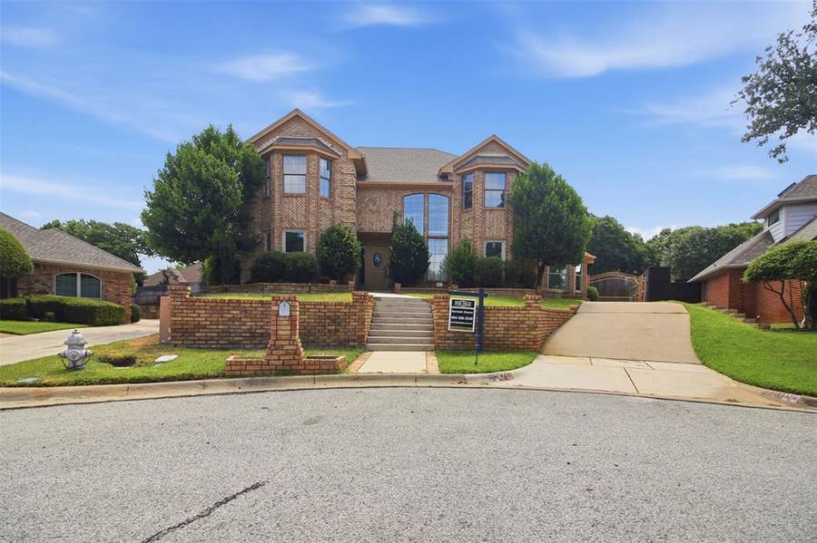 Property photo for 6701 Mt Vernon Court, Arlington, TX