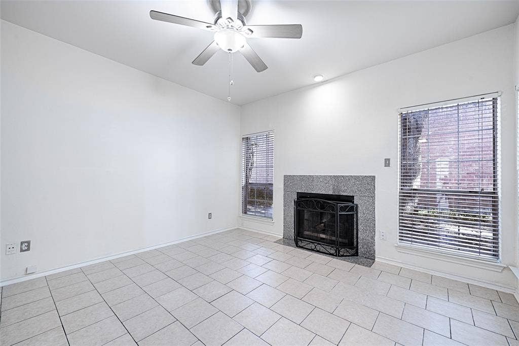 4067 Beltway Drive, #122, Addison, TX 75001 Wood burning fire place