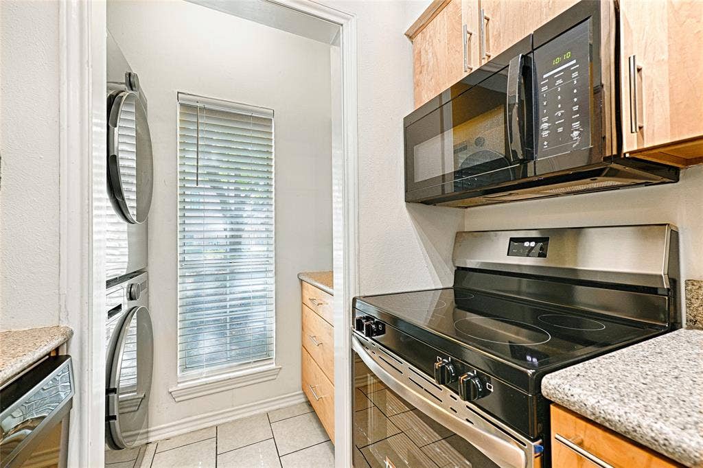 4067 Beltway Drive, #122, Addison, TX 75001 The range was replaced July, 2026.