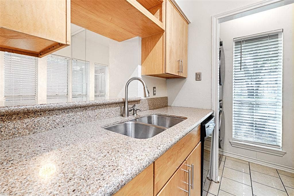 4067 Beltway Drive, #122, Addison, TX 75001 There is a pass-thru to the DR above the counter.