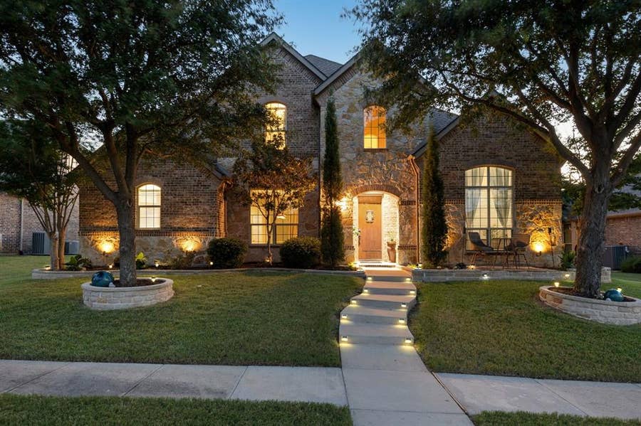 Property photo for 7705 Glenmere Trail, Sachse, TX