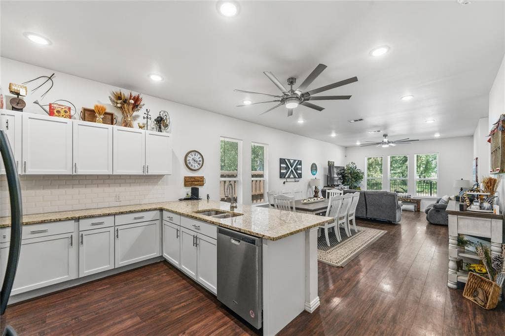 6156 Inca Drive, Mabank, TX 75156 6156 Inca Drive, Mabank, TX 75156
