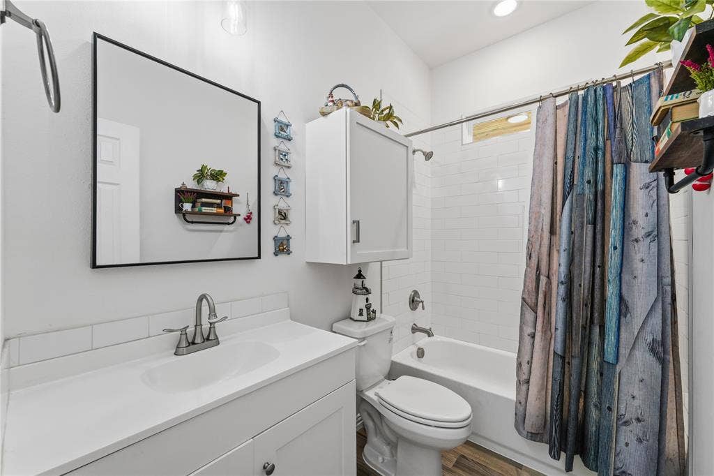 6156 Inca Drive, Mabank, TX 75156 6156 Inca Drive, Mabank, TX 75156