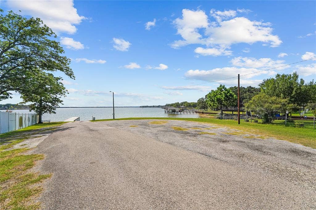 6156 Inca Drive, Mabank, TX 75156 6156 Inca Drive, Mabank, TX 75156
