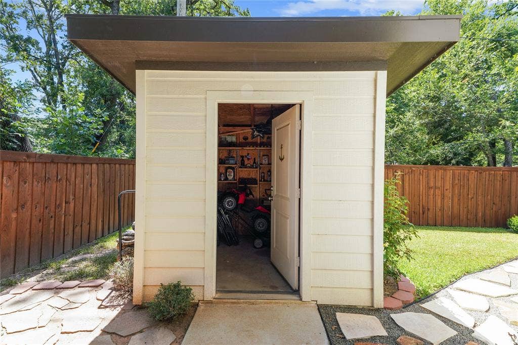 6156 Inca Drive, Mabank, TX 75156 6156 Inca Drive, Mabank, TX 75156