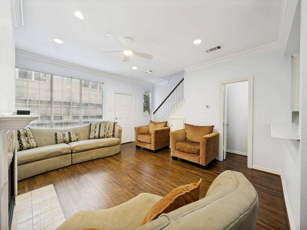 5907 Hillcrest Avenue, #C2, University Park, TX 75205 5907 Hillcrest Avenue, #C2, University Park, TX 75205