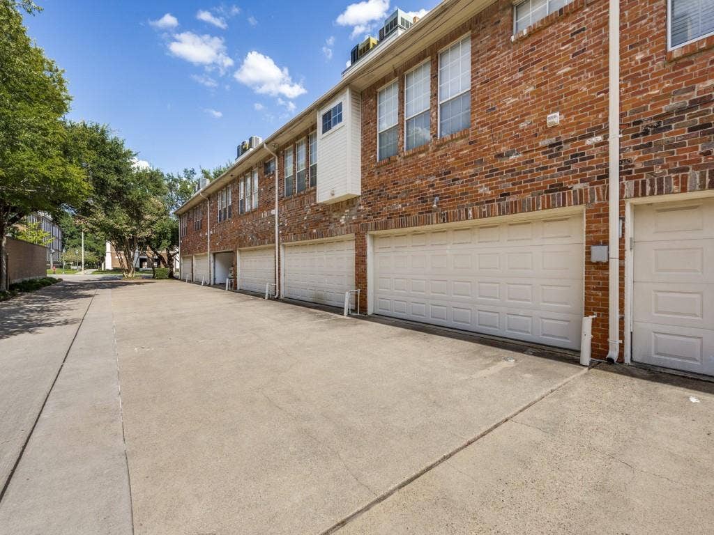 5907 Hillcrest Avenue, #C2, University Park, TX 75205 5907 Hillcrest Avenue, #C2, University Park, TX 75205
