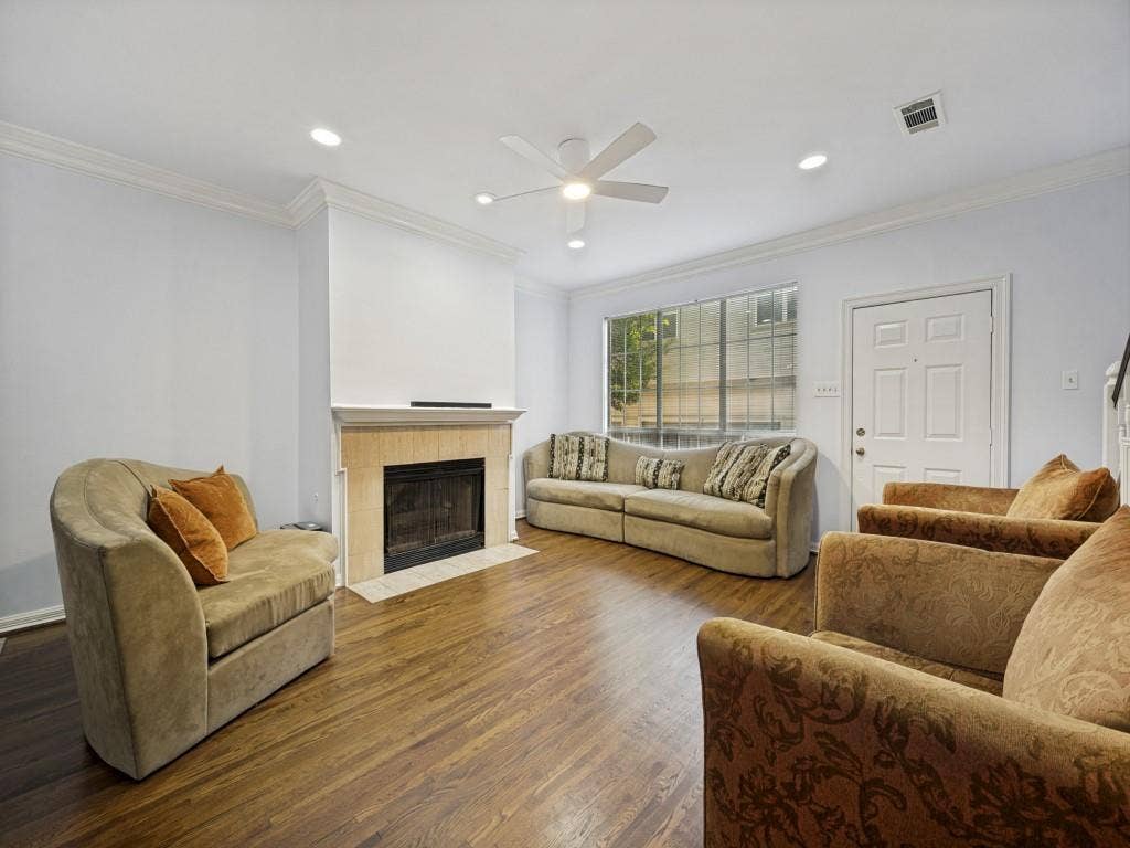 5907 Hillcrest Avenue, #C2, University Park, TX 75205 5907 Hillcrest Avenue, #C2, University Park, TX 75205