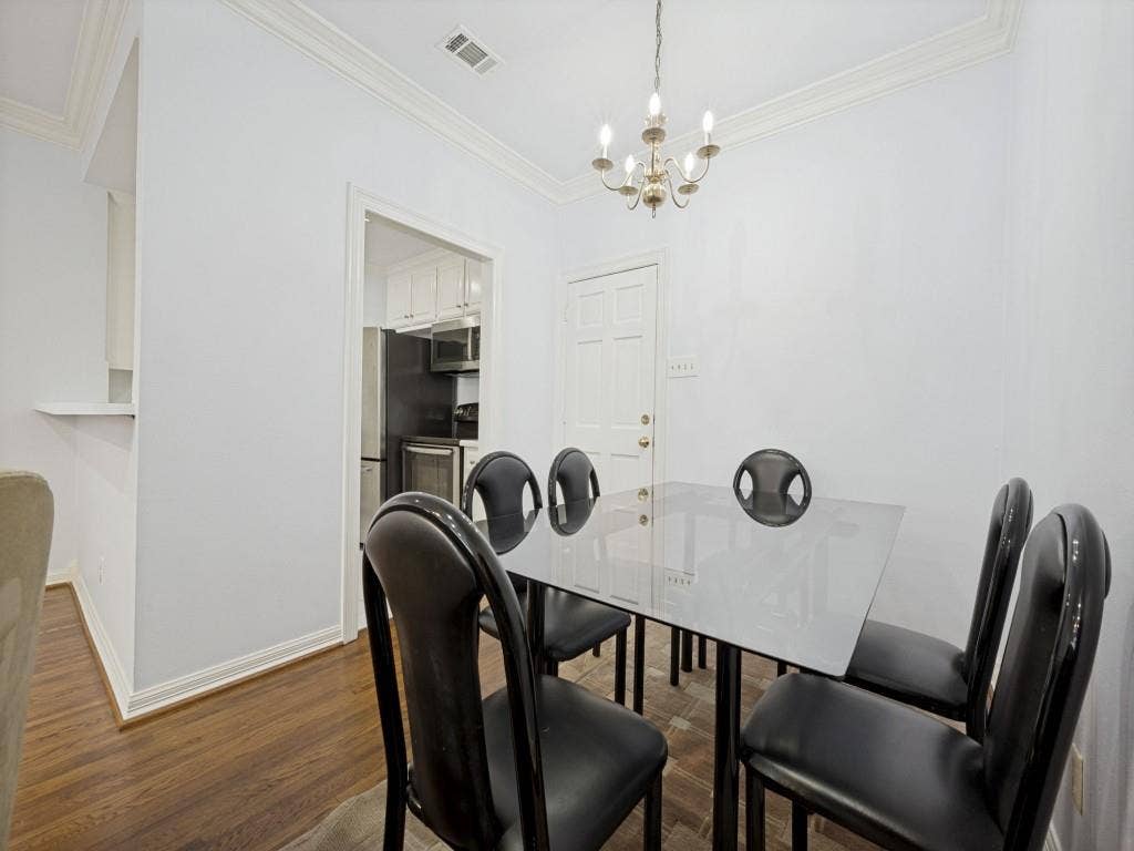 5907 Hillcrest Avenue, #C2, University Park, TX 75205 5907 Hillcrest Avenue, #C2, University Park, TX 75205