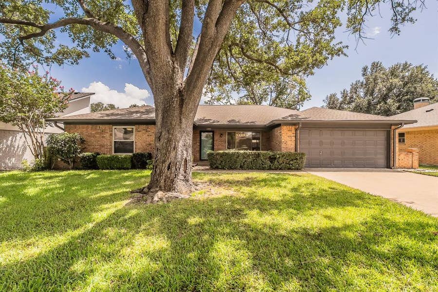 Property photo for 1100 Purdue Drive, Arlington, TX