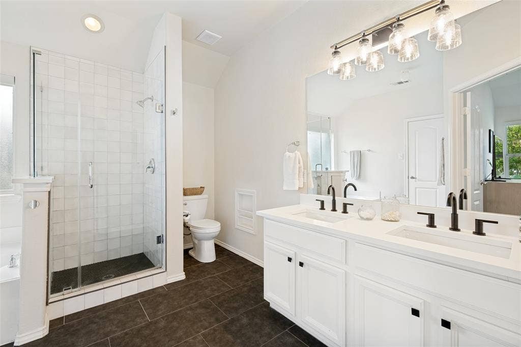 200 Ferndale Drive, McKinney, TX 75071 200 Ferndale Drive, McKinney, TX 75071