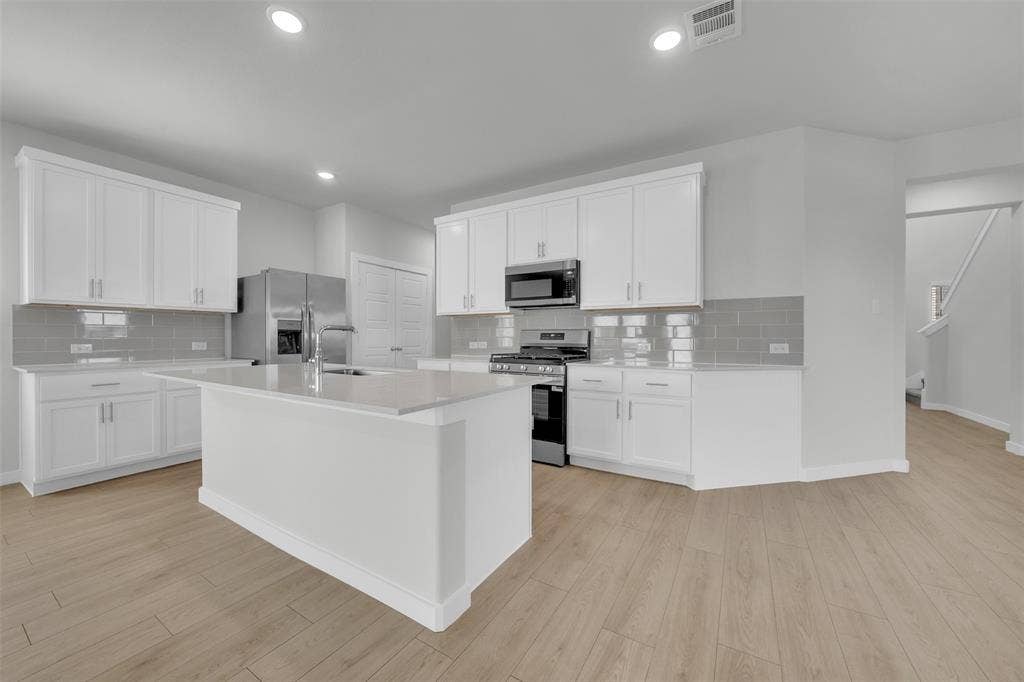305 Millwood Road, Lavon, TX 75166 305 Millwood Road, Lavon, TX 75166