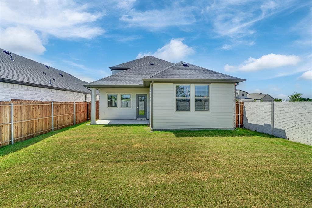 305 Millwood Road, Lavon, TX 75166 305 Millwood Road, Lavon, TX 75166