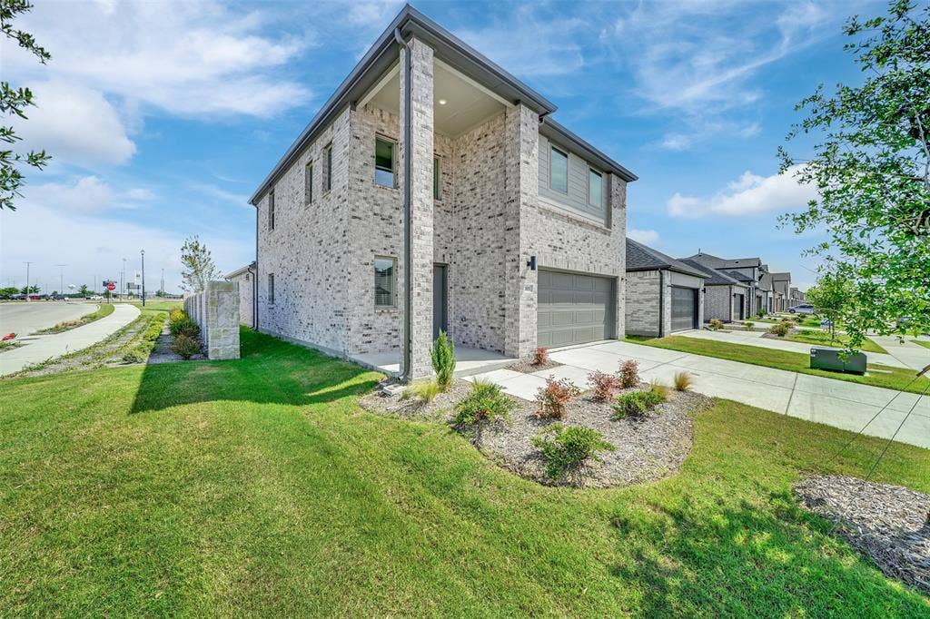 305 Millwood Road, Lavon, TX 75166 305 Millwood Road, Lavon, TX 75166