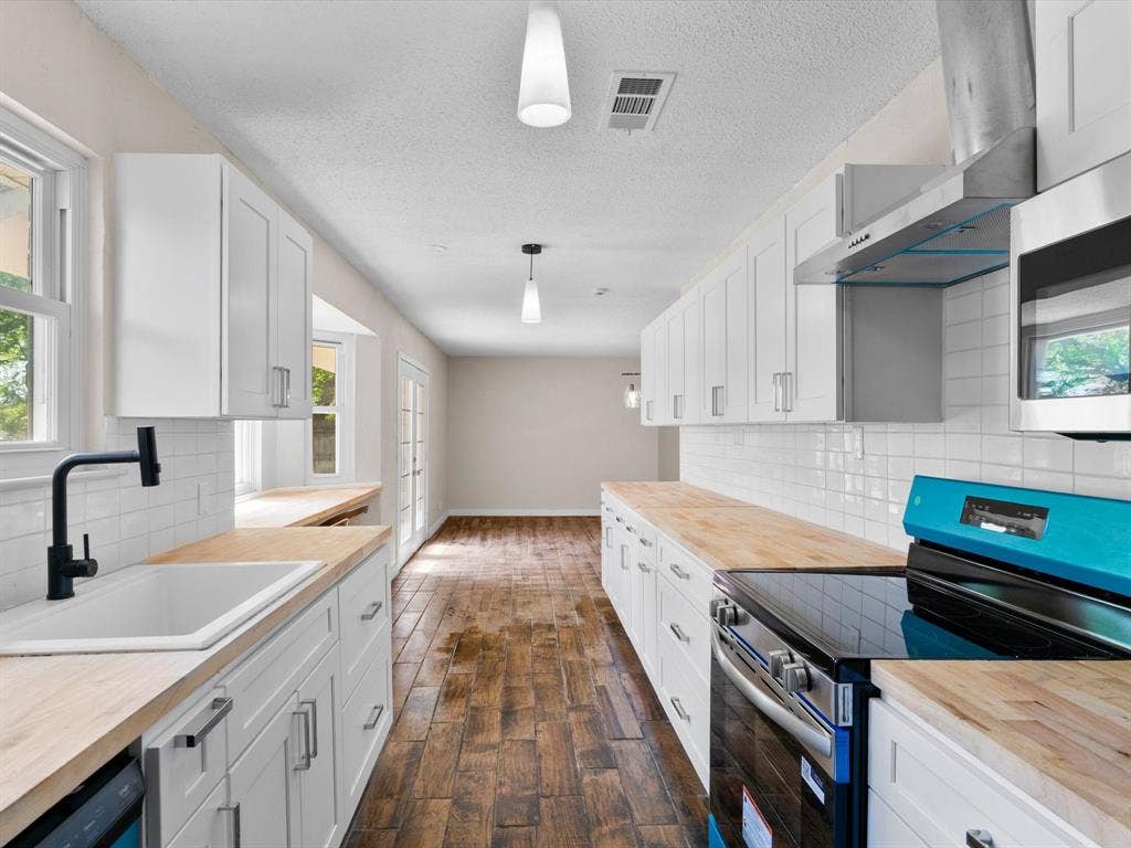 6620 Bernadine Drive, Watauga, TX 76148 6620 Bernadine Drive, Watauga, TX 76148