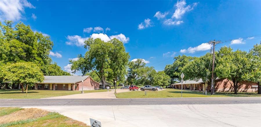 Property photo for 3311 W Fm 813, #B, Palmer, TX