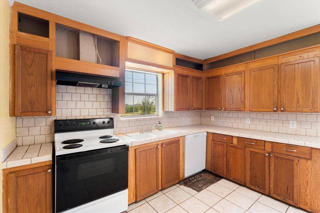 11465 County Road 3904, Athens, TX 75752 11465 County Road 3904, Athens, TX 75752
