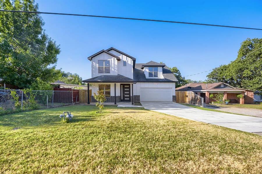Property photo for 7305 Charbonneau Road, Lake Worth, TX
