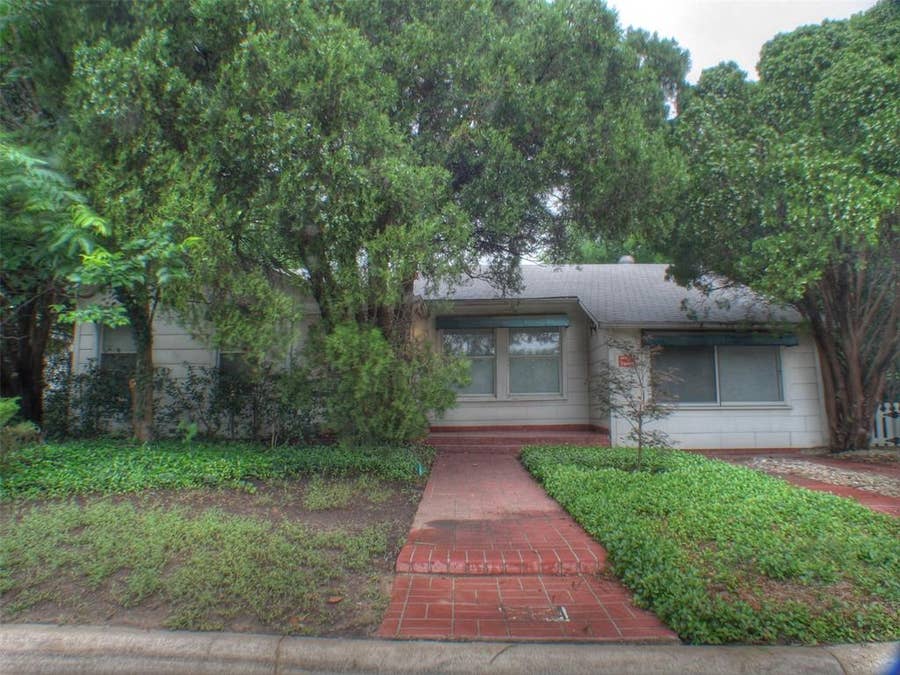 Property photo for 409 Jagoe Street, Denton, TX