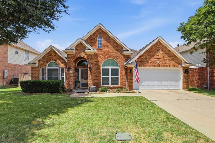 Property photo for 5541 Cranberry Drive, Fort Worth, TX