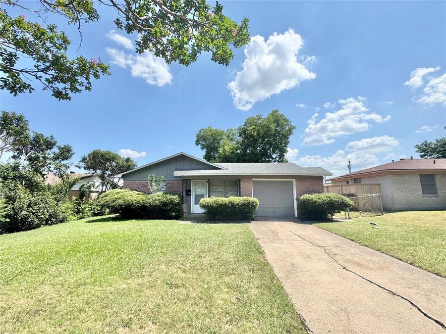 Property photo for 2206 Norma Drive, Mesquite, TX