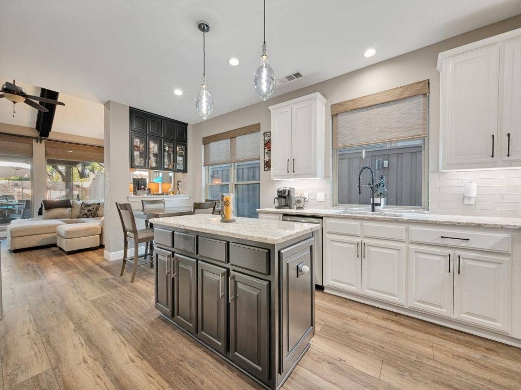 11852 Blackhawk Drive, Frisco, TX 75033 11852 Blackhawk Drive, Frisco, TX 75033