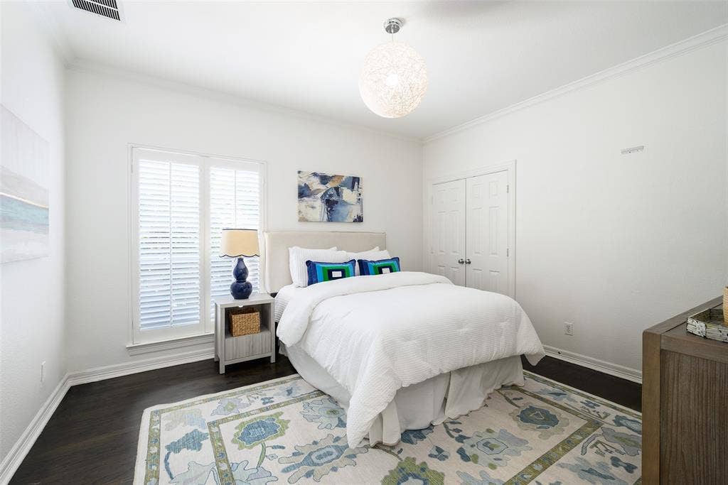 6522 Meadow, Dallas, TX 75230