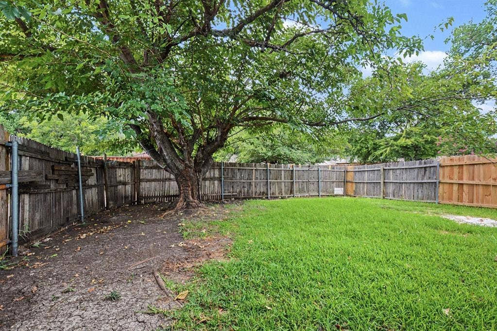 4237 Foliage Drive, Garland, TX 75043 4237 Foliage Drive, Garland, TX 75043