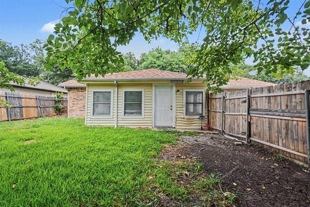 4237 Foliage Drive, Garland, TX 75043 4237 Foliage Drive, Garland, TX 75043