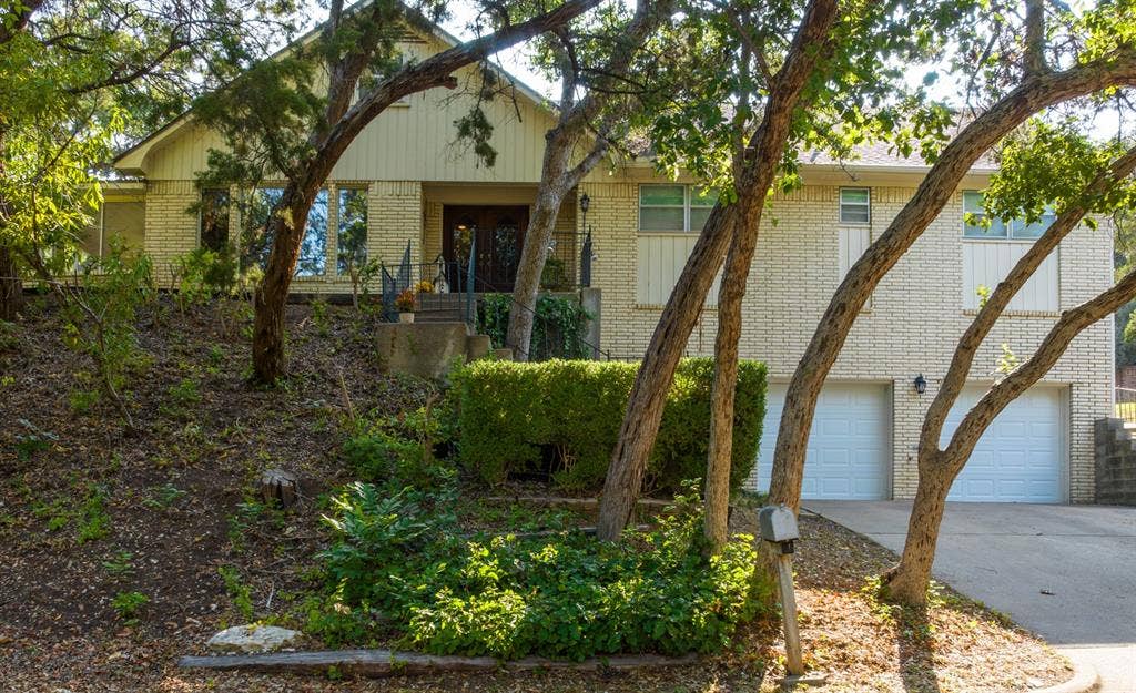 2621 Arroyo Road, Waco, TX 76710 2621 Arroyo Road, Waco, TX 76710