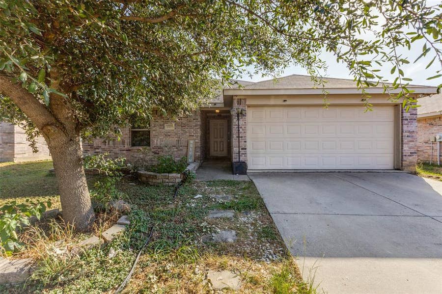 Property photo for 13219 Alsatian Court, Dallas, TX
