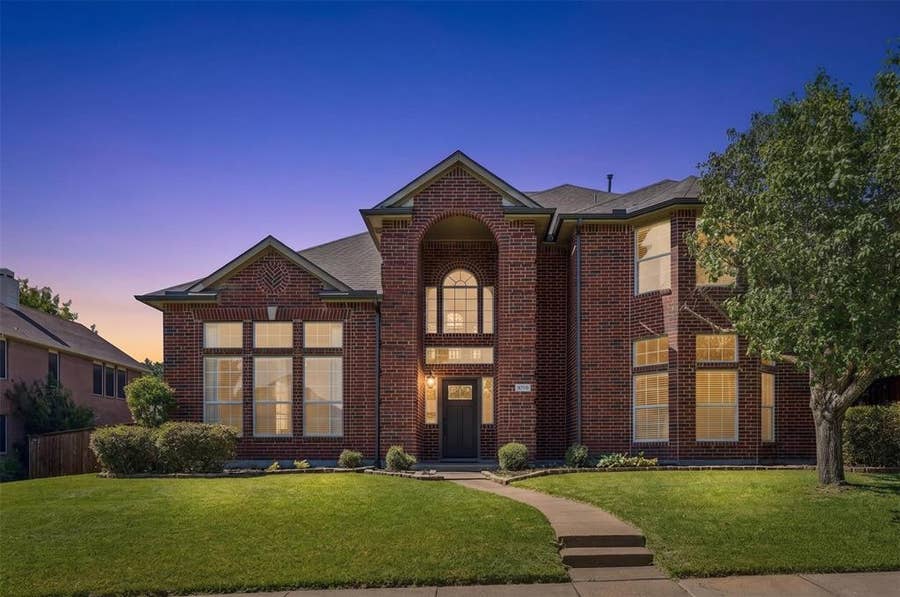 Property photo for 8710 Creekside Drive, Rowlett, TX