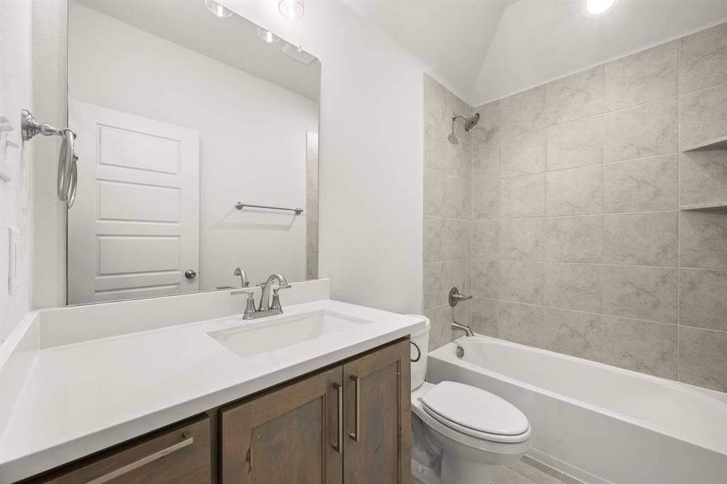 4638 Sweeprange Road, Midlothian, TX 76065 4638 Sweeprange- Bathroom-2
