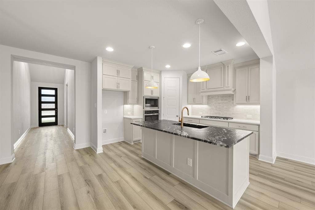 4638 Sweeprange Road, Midlothian, TX 76065 4638 Sweeprange- Kitchen-2