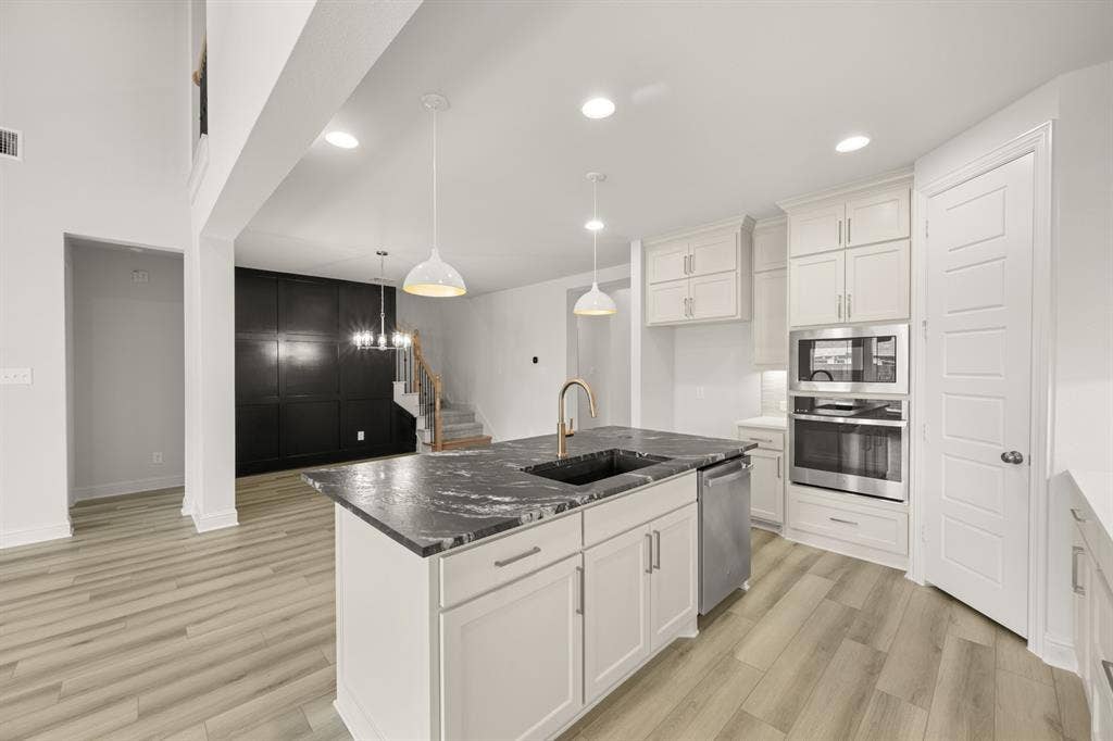 4638 Sweeprange Road, Midlothian, TX 76065 4638 Sweeprange- Kitchen-4